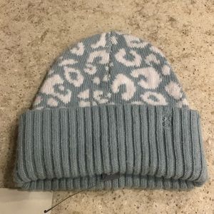 NWT SWEATY BETTY ANIMAL JACQUARD BEANIE IN BLUE LEOPARD PAINT JACQUARD